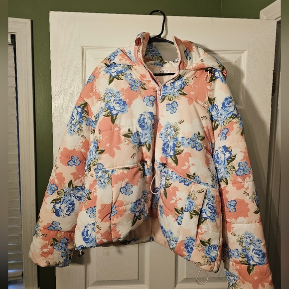 TALULAH Quilted Hooded Floral Puffer Jacket - Picture 3 of 8